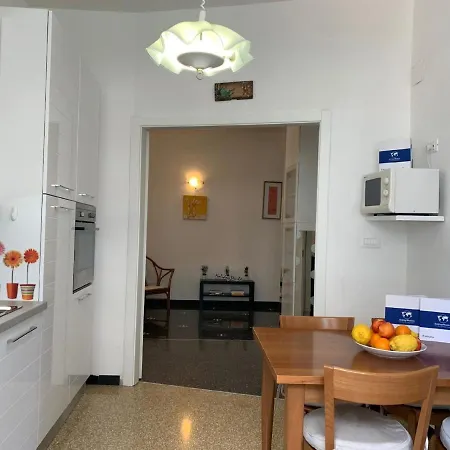 Ferienwohnung Fur 4 Personen Ca 90 M In Pegli, Italienische Riviera Italienische Westkuste Apartment *